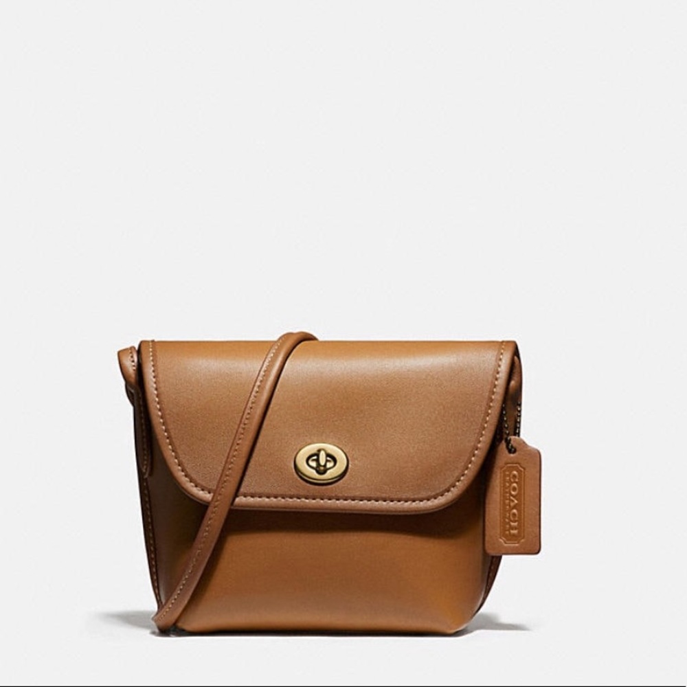 NWT COACH Turnlock Pouch in Light Saddle